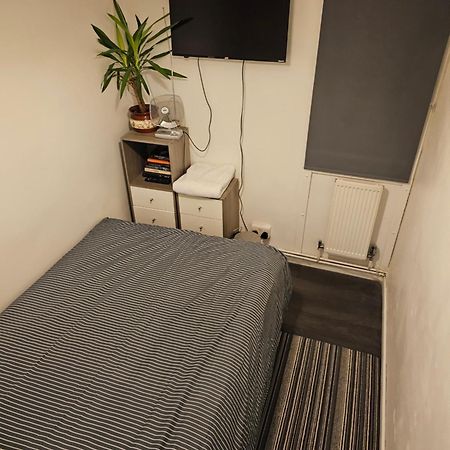 Charming Room Near Central London Exterior photo